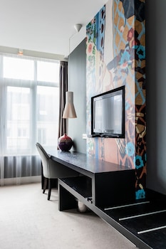 room-image