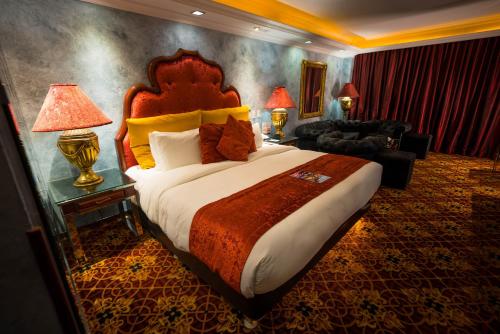 room-image