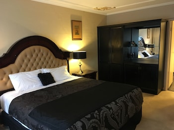 room-image