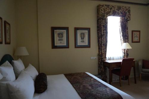 room-image