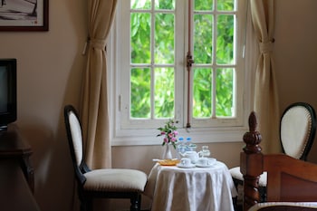 room-image