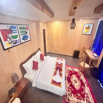 room-image