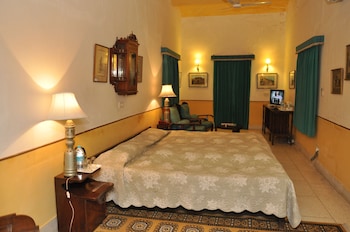 room-image