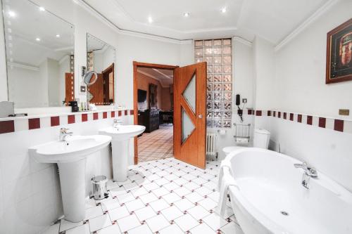 room-image