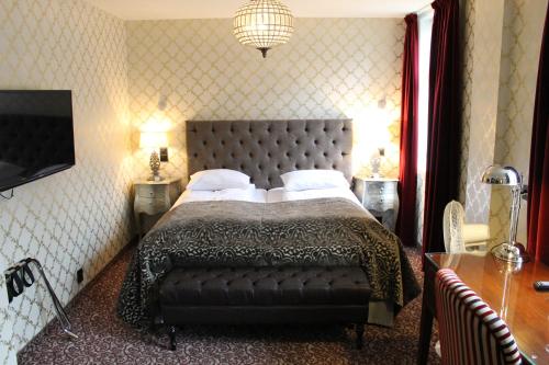 room-image
