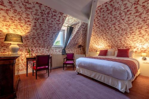 room-image