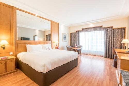 room-image