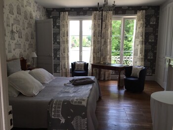 room-image