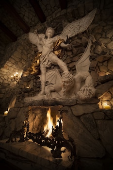 room-image