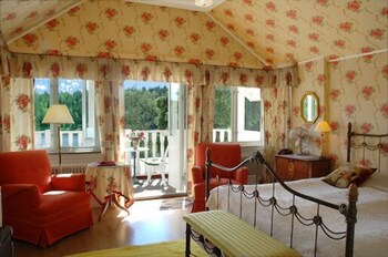 room-image