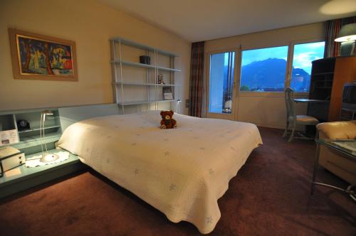 room-image