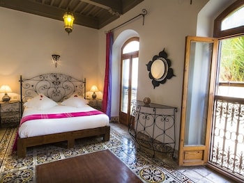 room-image