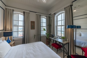 room-image