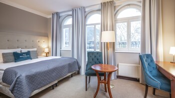 room-image