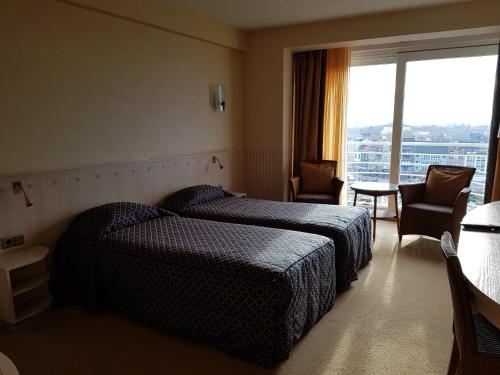 room-image