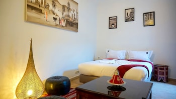 room-image