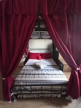 room-image