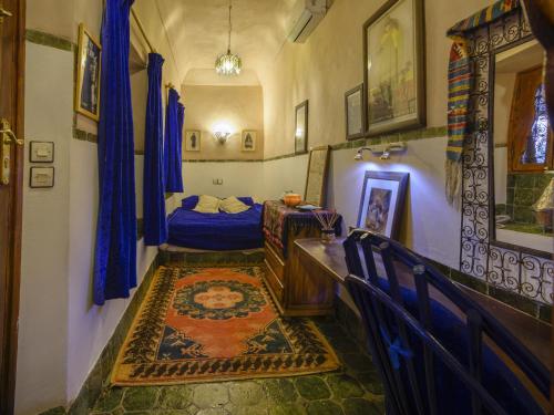 room-image