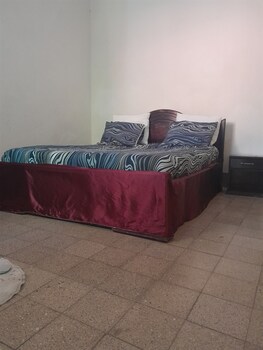 room-image