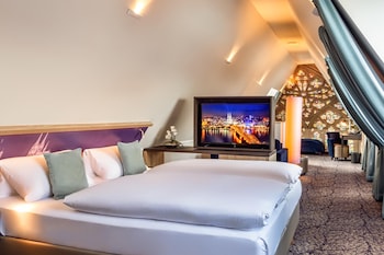 room-image