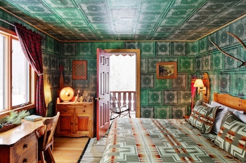 room-image