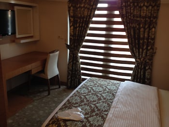 room-image