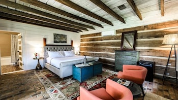 room-image