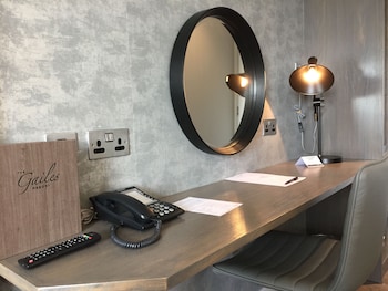 room-image