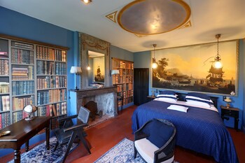 room-image