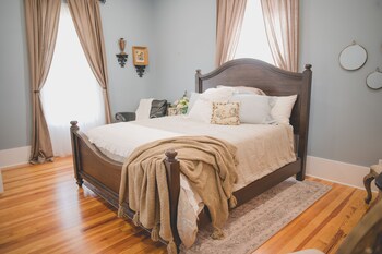 room-image