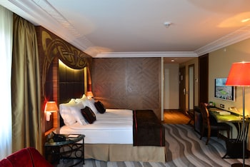 room-image