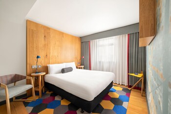 room-image