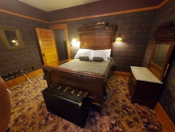 room-image
