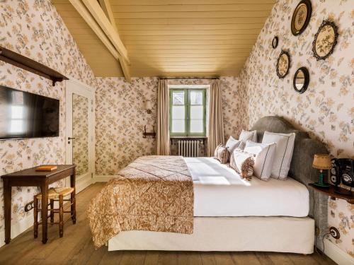 room-image