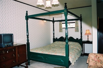 room-image