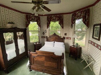 room-image