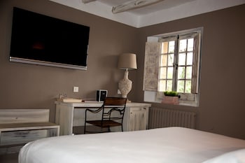 room-image