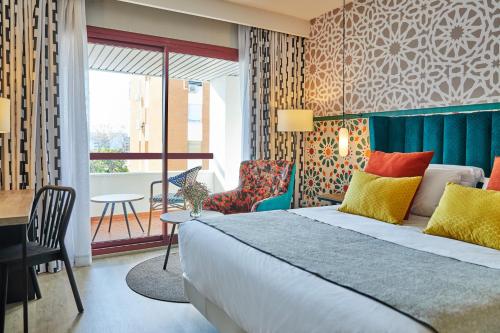 room-image
