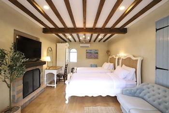 room-image