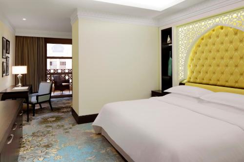 room-image