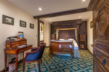 room-image