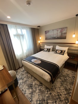 room-image