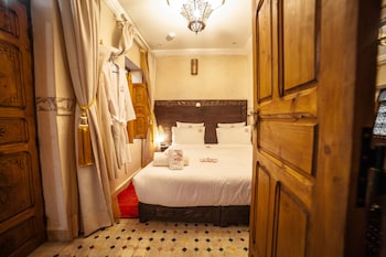 room-image