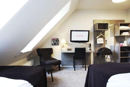 room-image