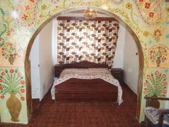 room-image