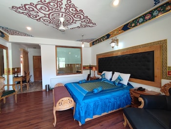room-image