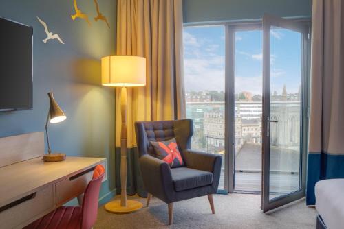 room-image
