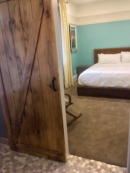 room-image