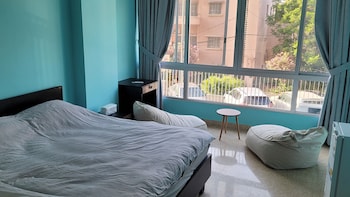 room-image
