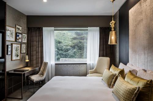 room-image